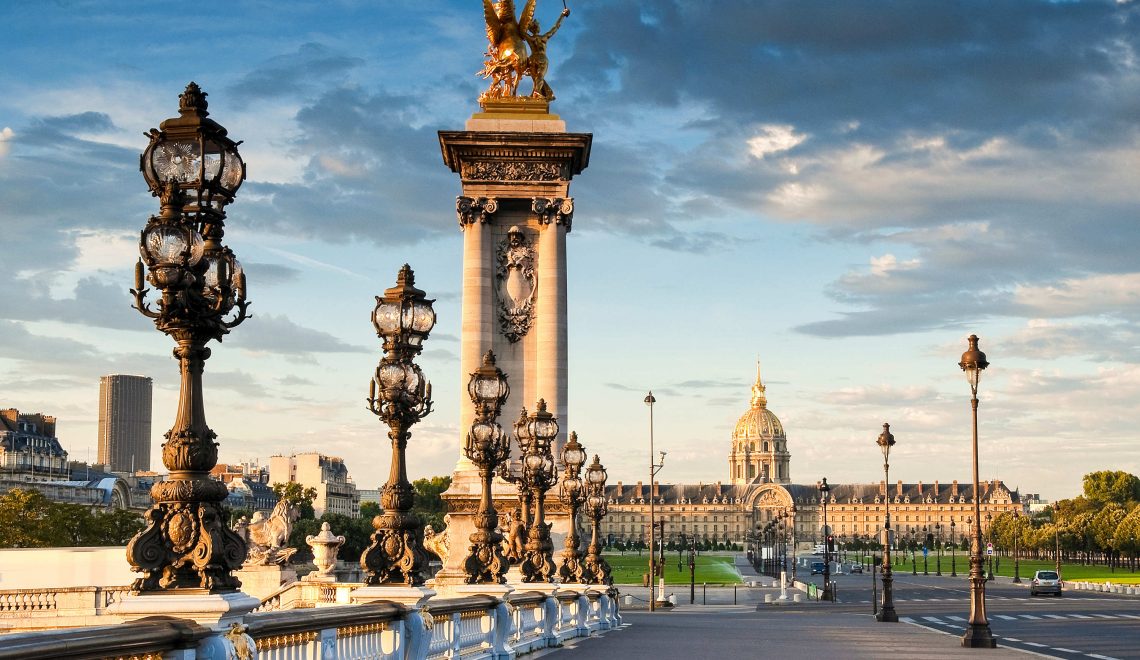 Faire du tourisme à Paris en se déplaçant avec un taxi moto