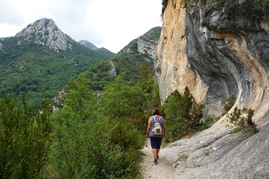 Randonnée dans les gorges du Verdon : parcours et équipements indispensables